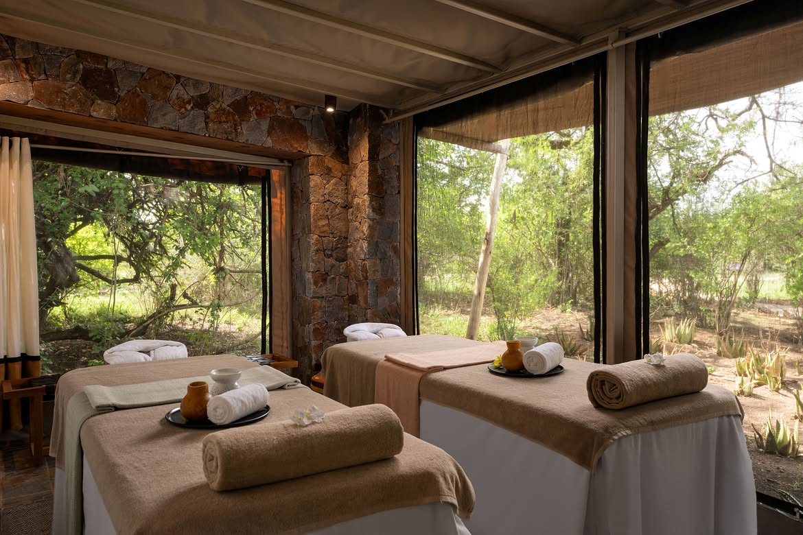 Twin massage spa tent with bush views at Mapito